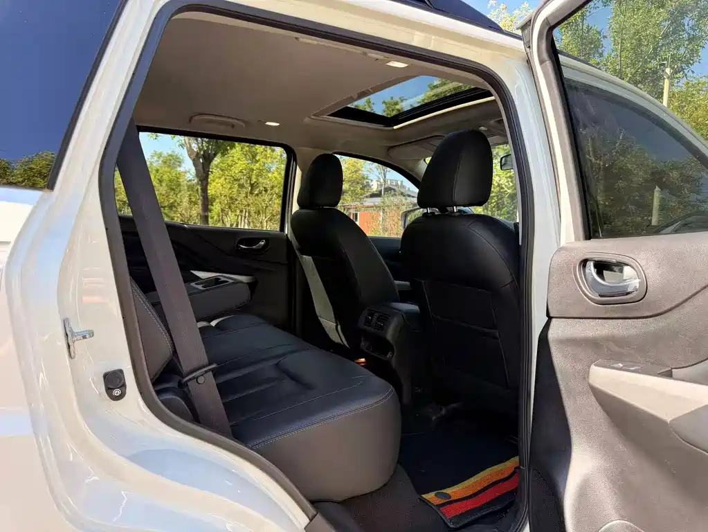 Nissan Terra — миниатюра 15