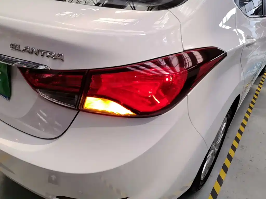 Hyundai Elantra Langdong — миниатюра 8