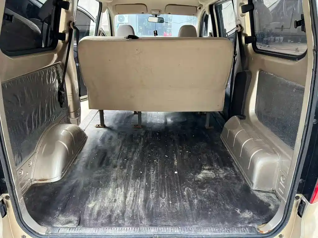 Wuling Hongguang V — миниатюра 7