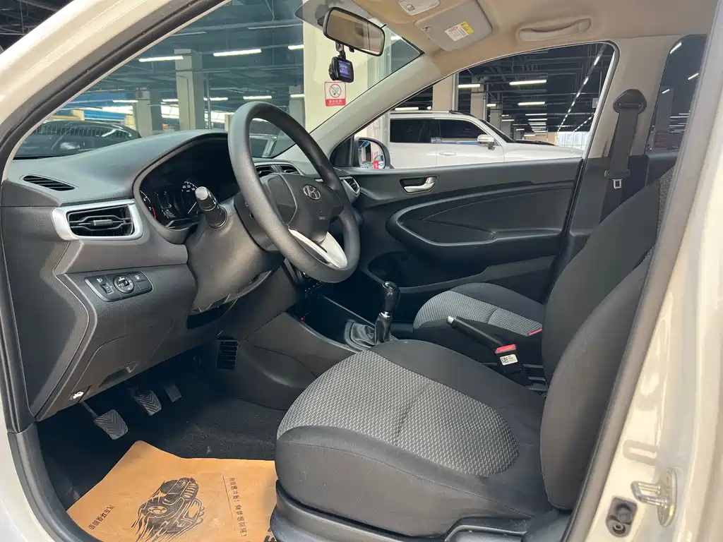 Hyundai Verna — миниатюра 4
