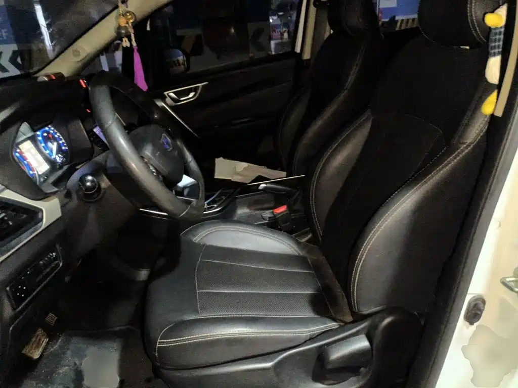 Geely Vision X3 — миниатюра 8