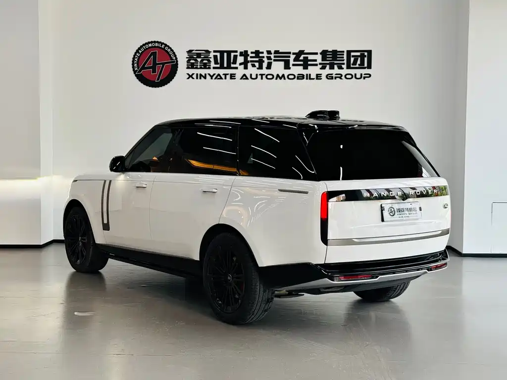 Land Rover Range Rover 2024 3.0 L6 400PS Long Wheelbase
