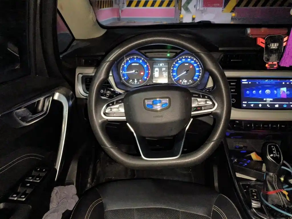 Geely Vision X3 — миниатюра 3