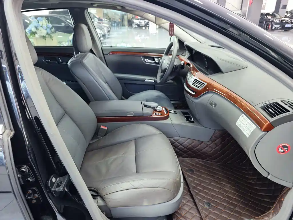 Mercedes-Benz S-Class — миниатюра 18