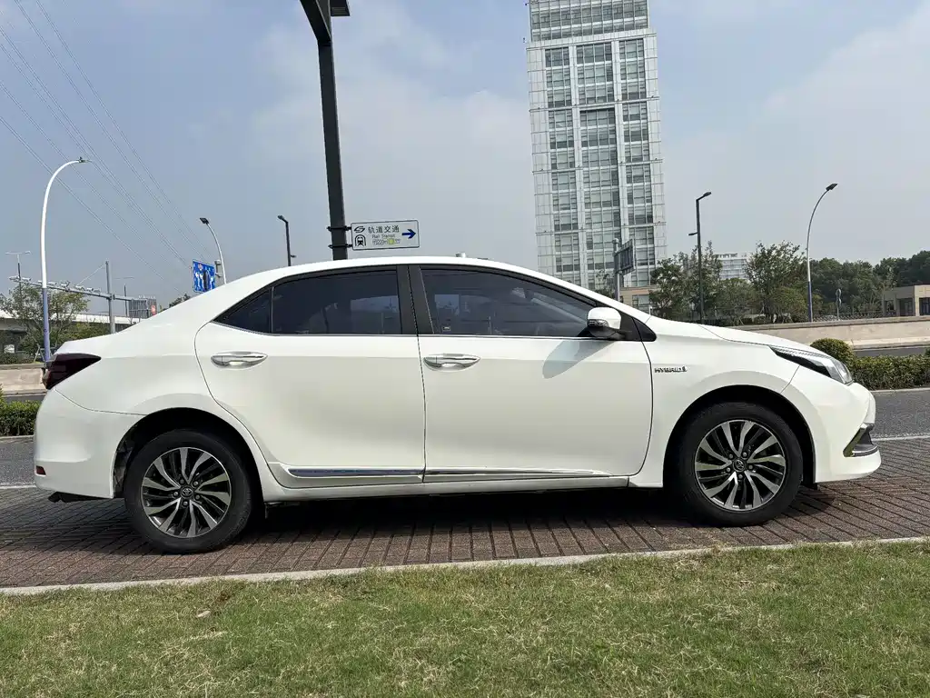 Toyota Corolla — миниатюра 4