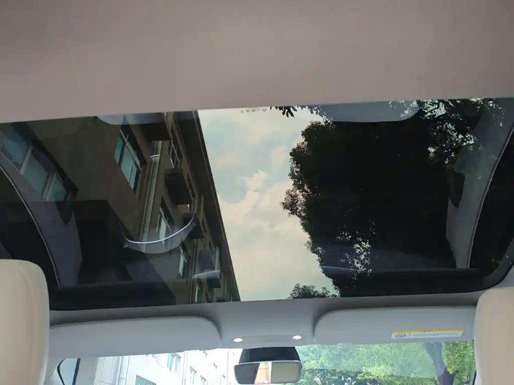 Tesla Model 3 — миниатюра 18
