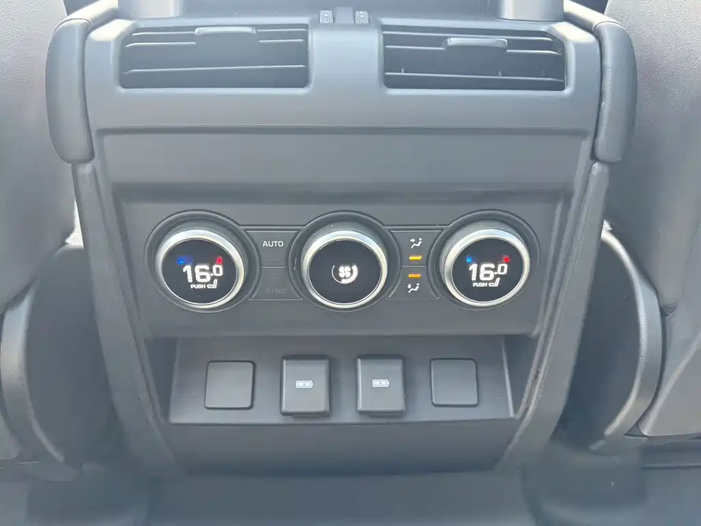 Land Rover Defender — миниатюра 17