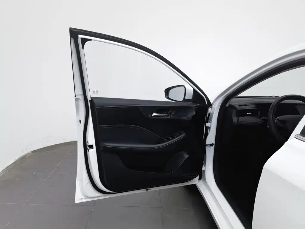 Roewe i5 — миниатюра 8
