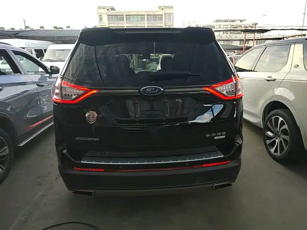 Ford Edge — миниатюра 6