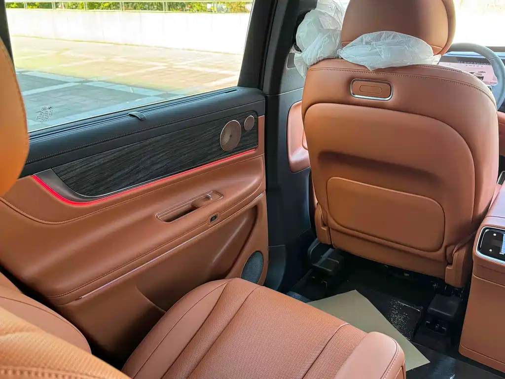 AITO ASK THE WORLD M9