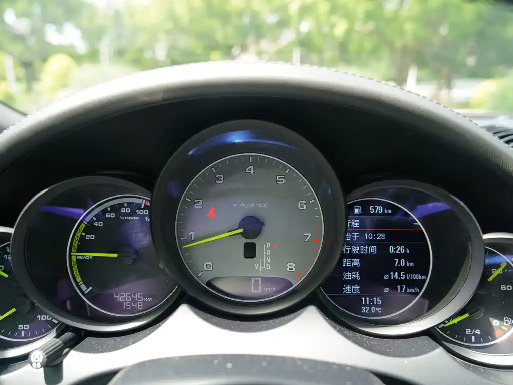 Porsche Cayenne Hybrid — миниатюра 5