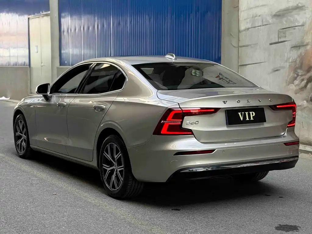 Volvo S60 2023 B4 Luxury
