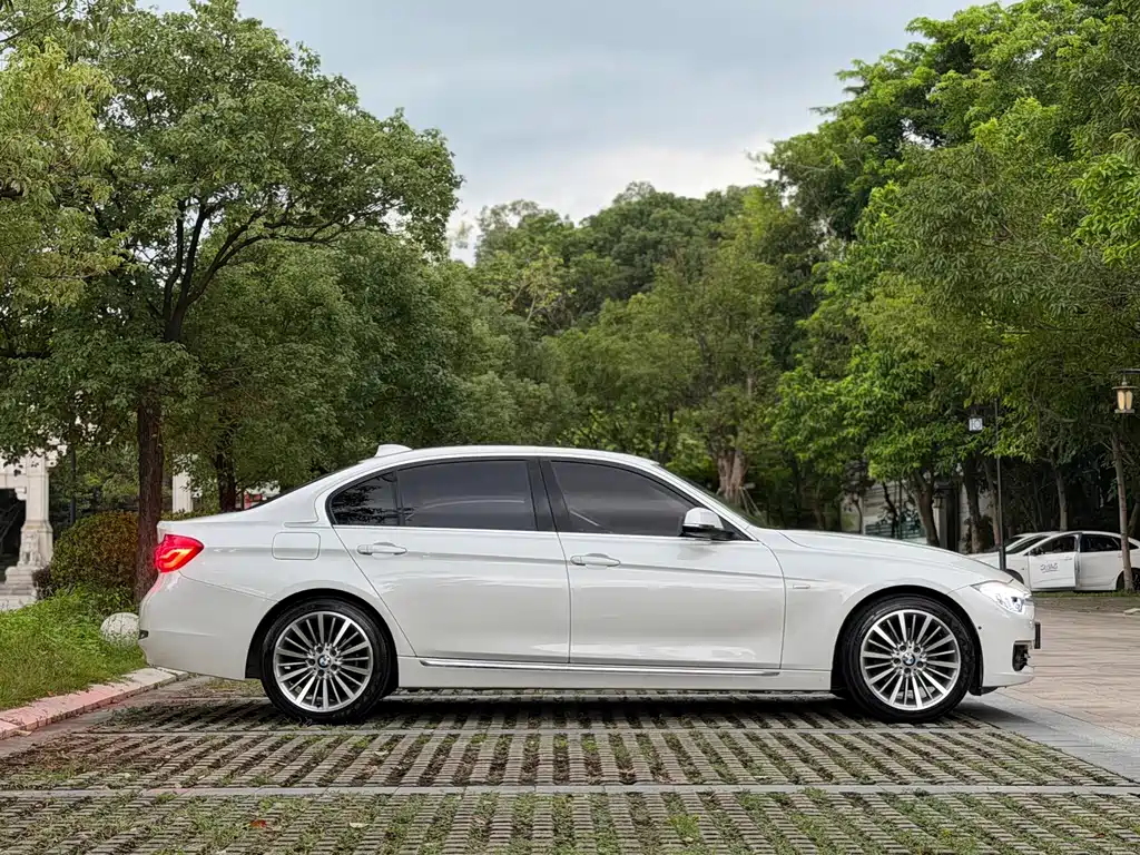 BMW 3 Series — миниатюра 4