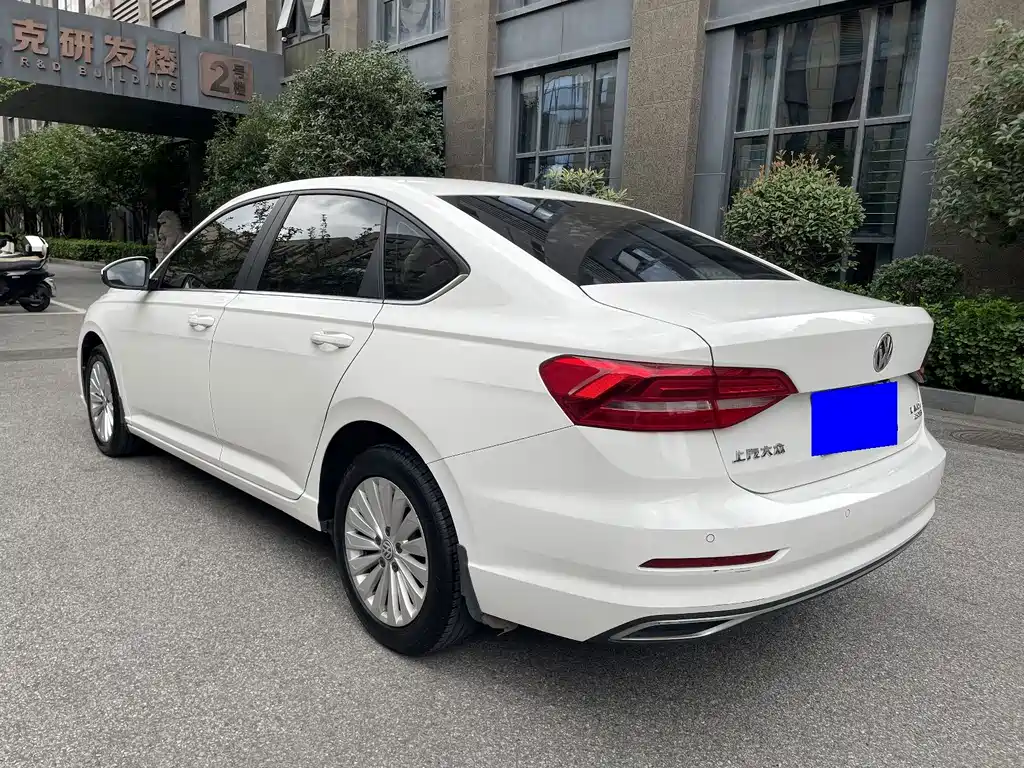 Volkswagen Lavida — миниатюра 4