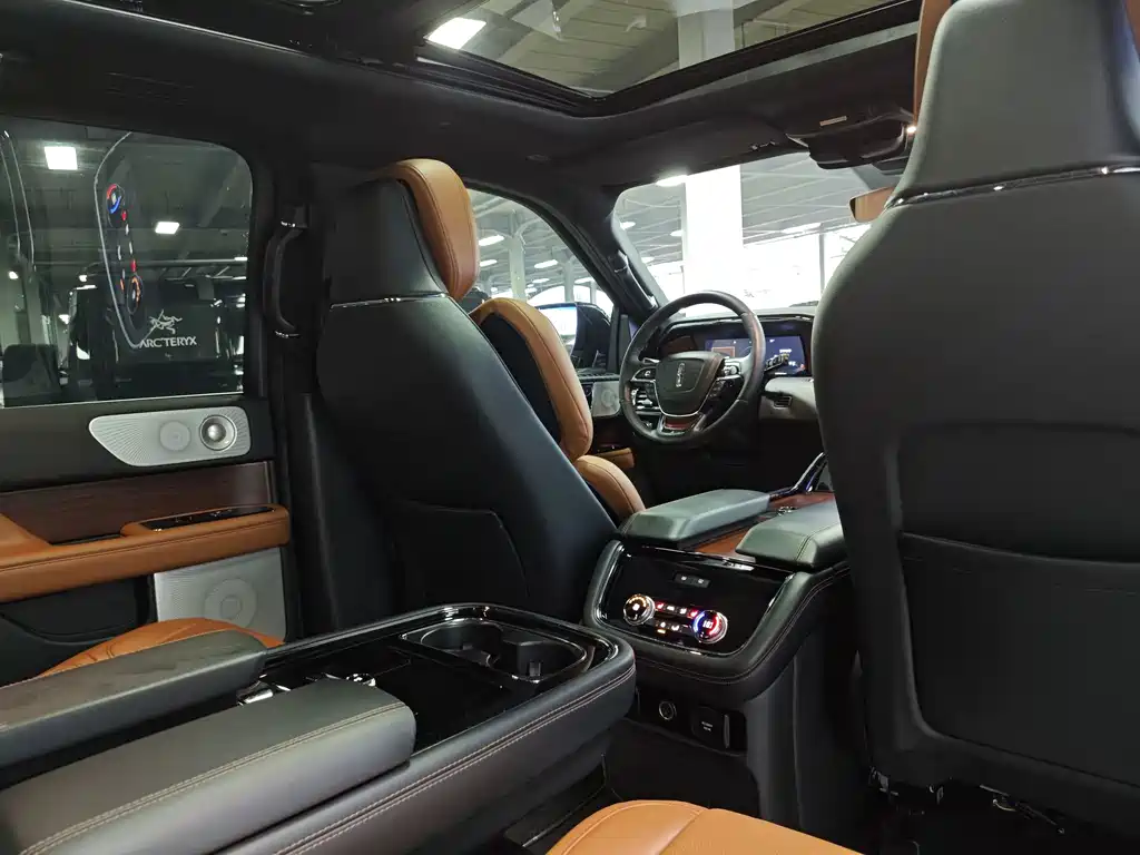 Lincoln Navigator — миниатюра 5