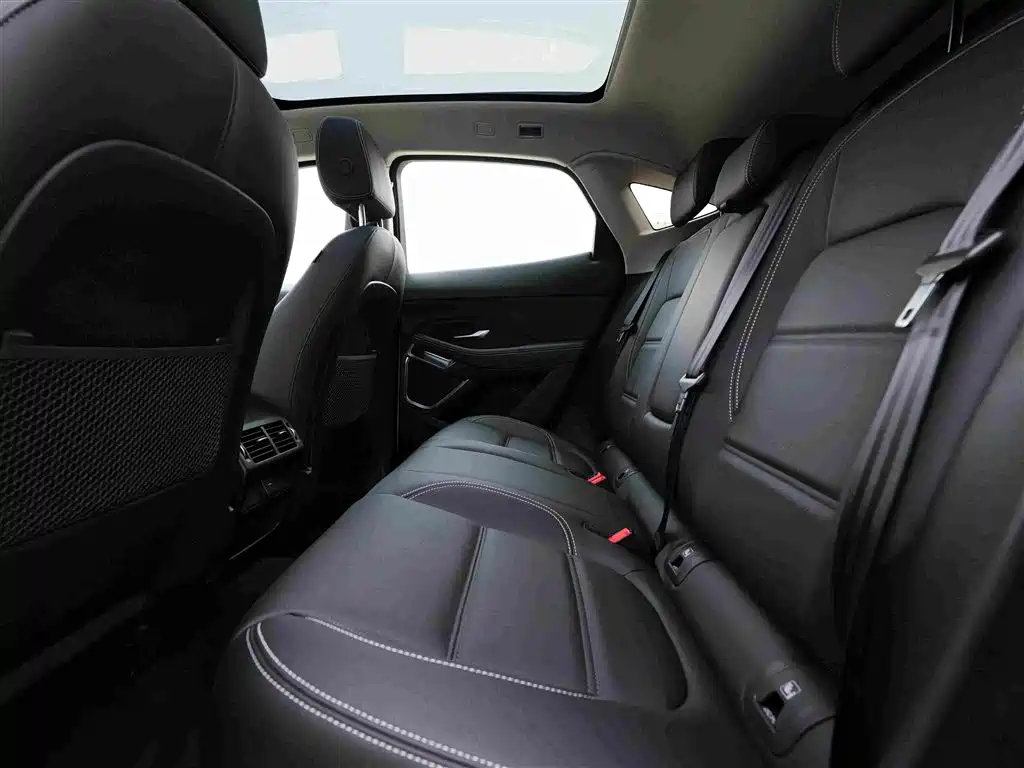 Jaguar E-PACE — миниатюра 18