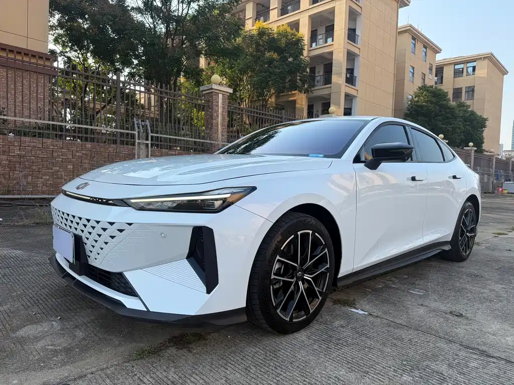 Changan UNI-V iDD