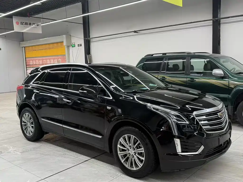 CADILLAC XT5
