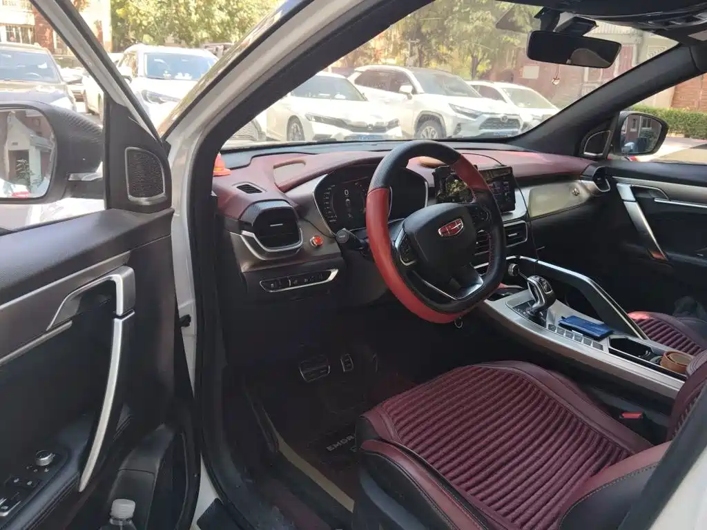 Geely Binyue — миниатюра 12