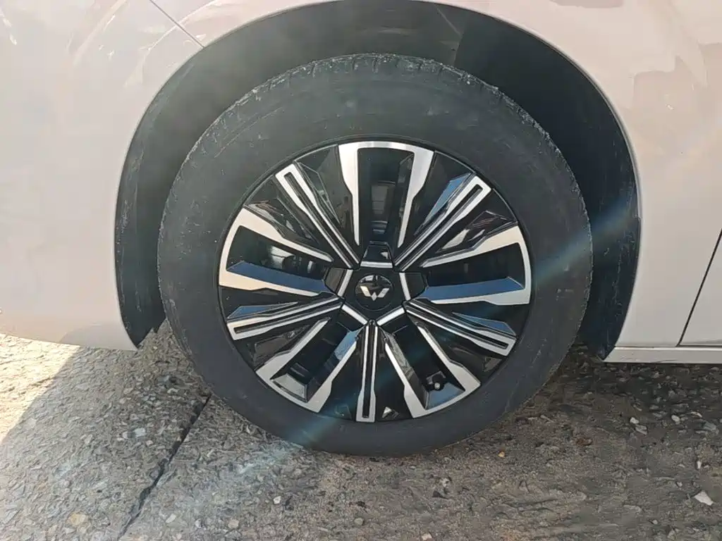 Wuling Xingguang 730 New Energy — миниатюра 23