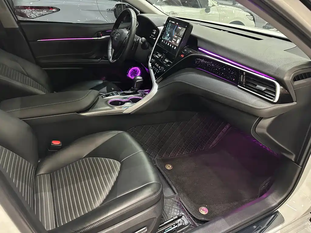 Toyota Camry — миниатюра 17