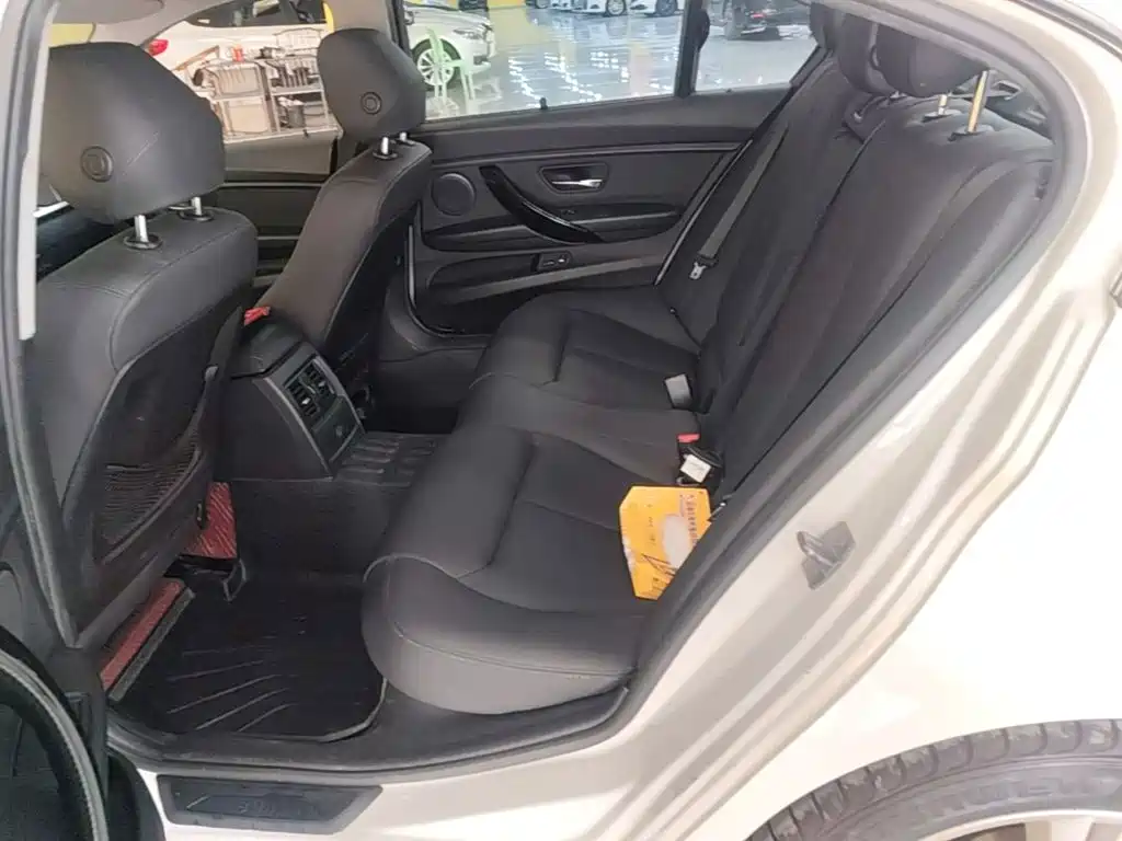 BMW 3 Series — миниатюра 17