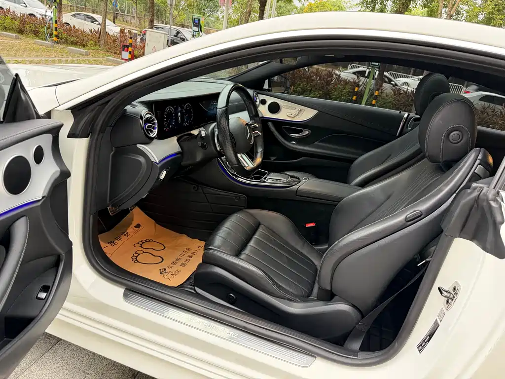 MERCEDES-BENZ E CLASS