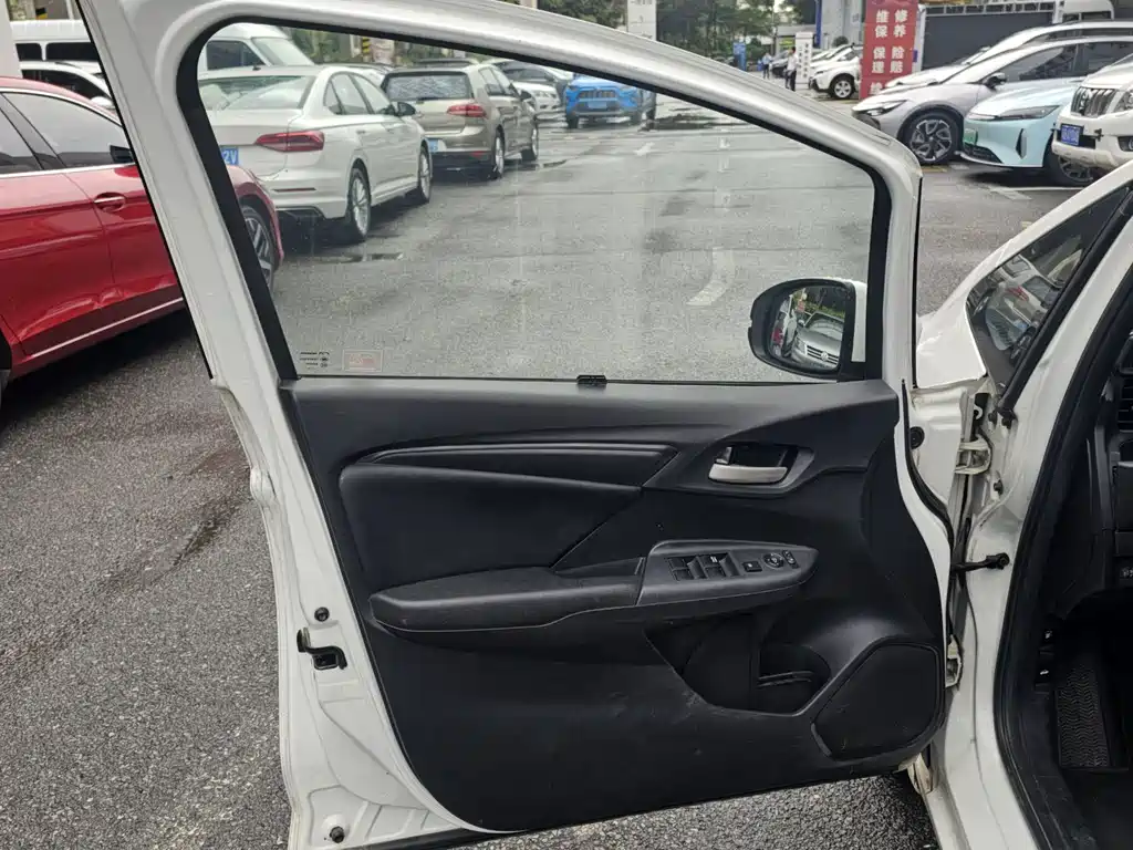 Honda Fit — миниатюра 4