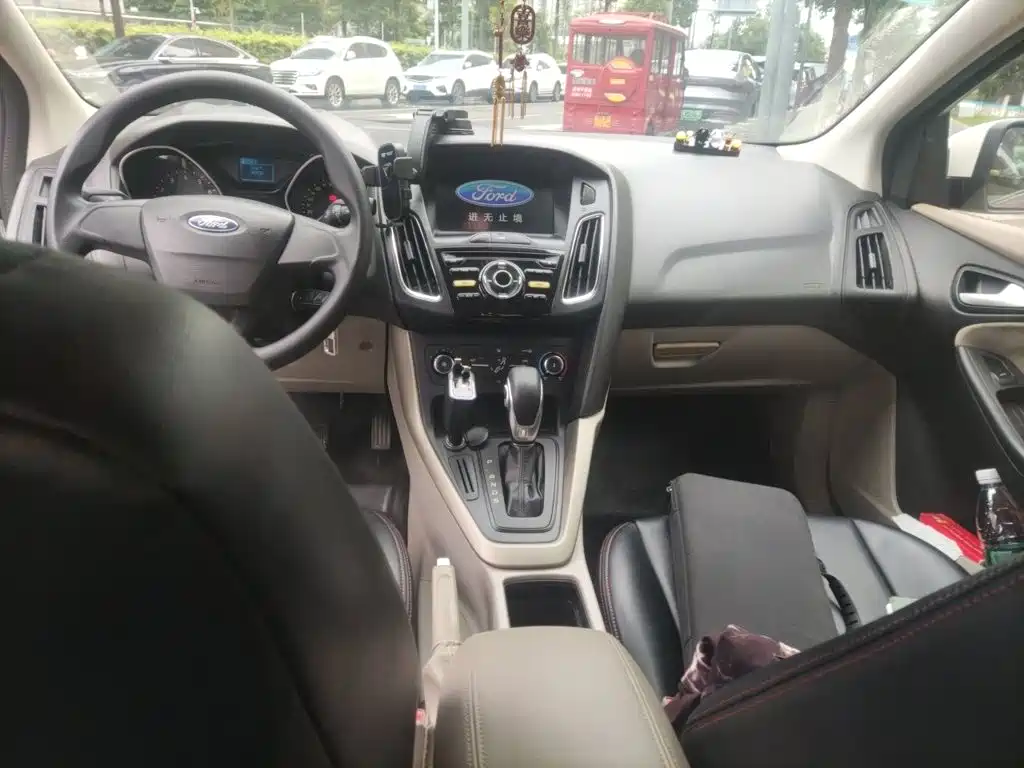 Ford Focus — миниатюра 5