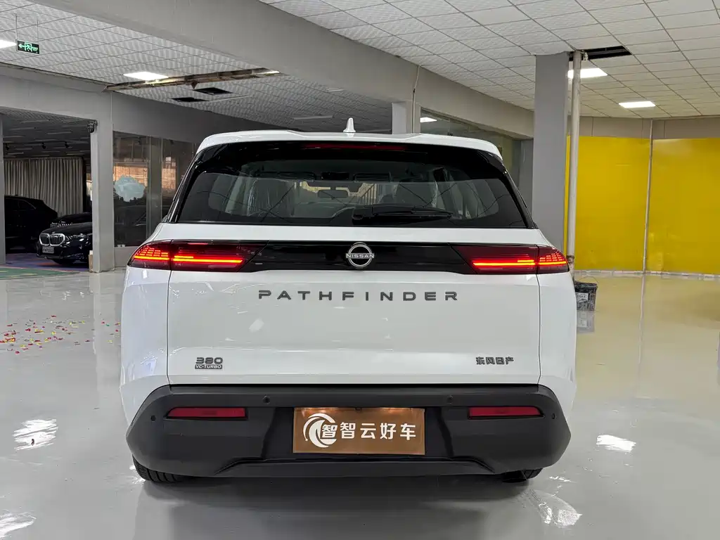 Nissan Teramont — миниатюра 8