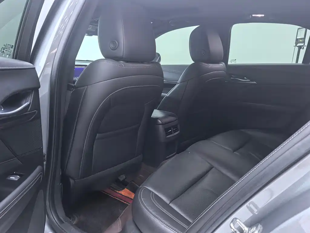 Cadillac CT4 2023 25T
