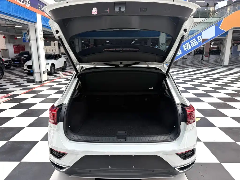 Volkswagen T-Roc — миниатюра 16
