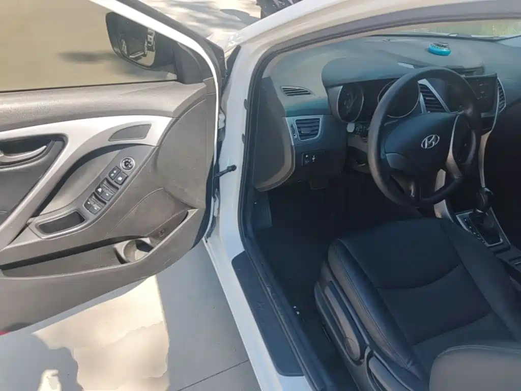 Hyundai Elantra Langdong — миниатюра 16
