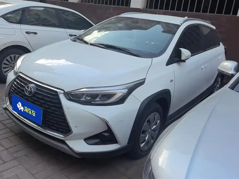 Toyota Yaris L 2022
