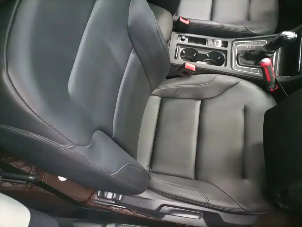 Volkswagen Golf — миниатюра 25