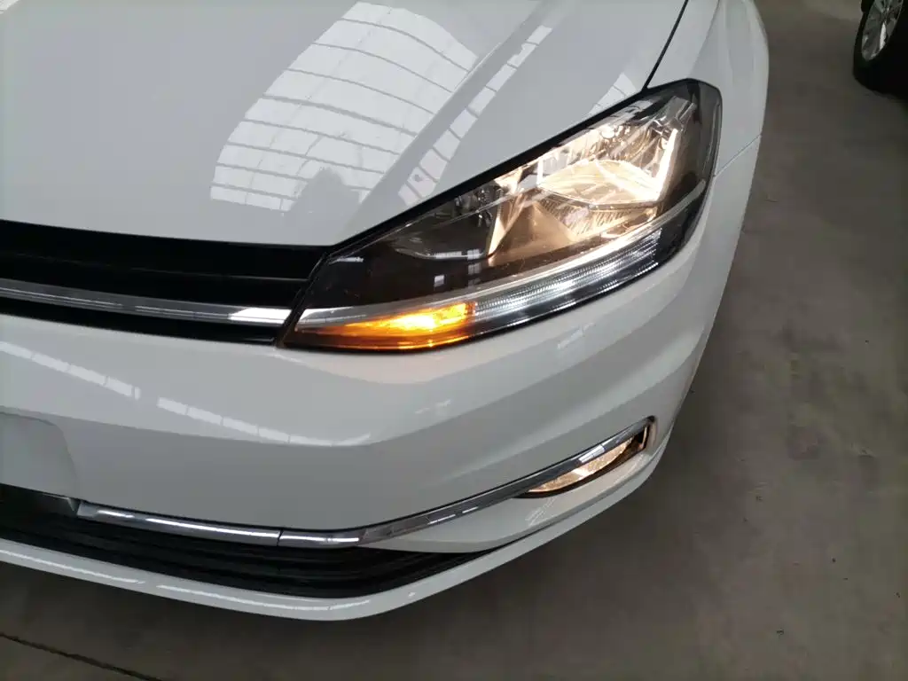 Volkswagen Golf — миниатюра 24