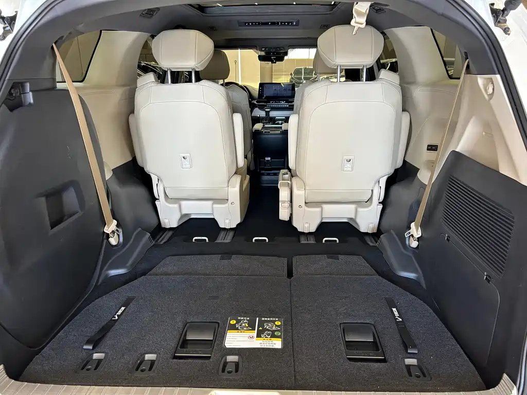 Toyota Granvia — миниатюра 23
