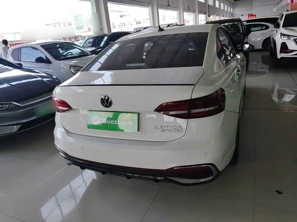 Volkswagen Lavida — миниатюра 6