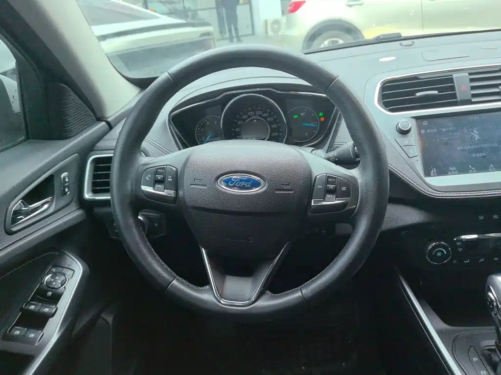 Ford Escort — миниатюра 7