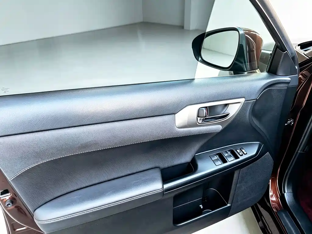 Lexus CT — миниатюра 7