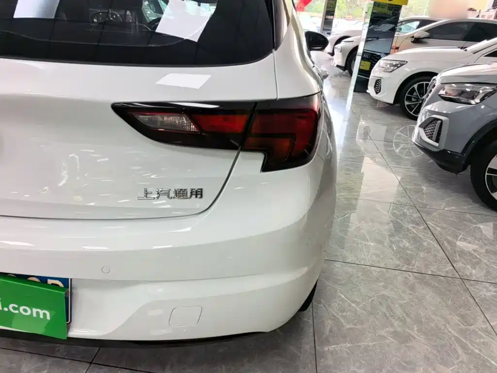 Buick Verano — миниатюра 8