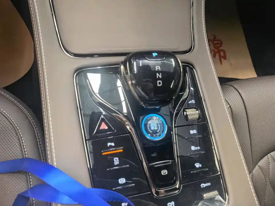 BYD Han — миниатюра 16