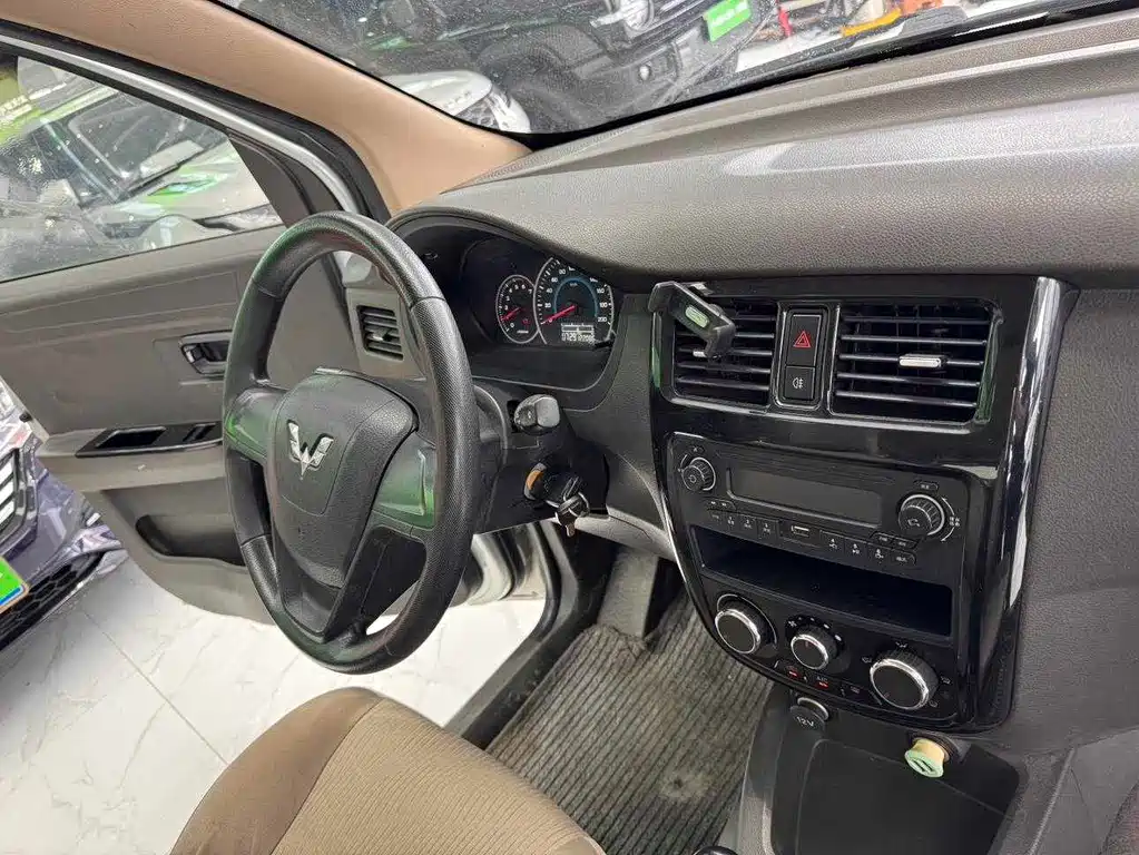 Wuling Rongguang V — миниатюра 21
