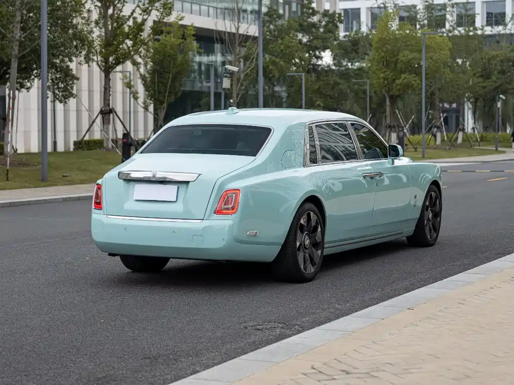 Rolls-Royce Phantom — миниатюра 4
