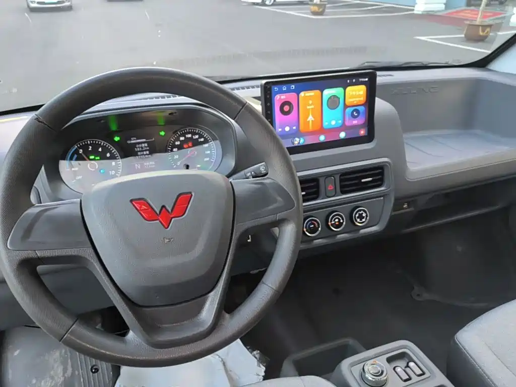 Wuling Yangguang — миниатюра 10