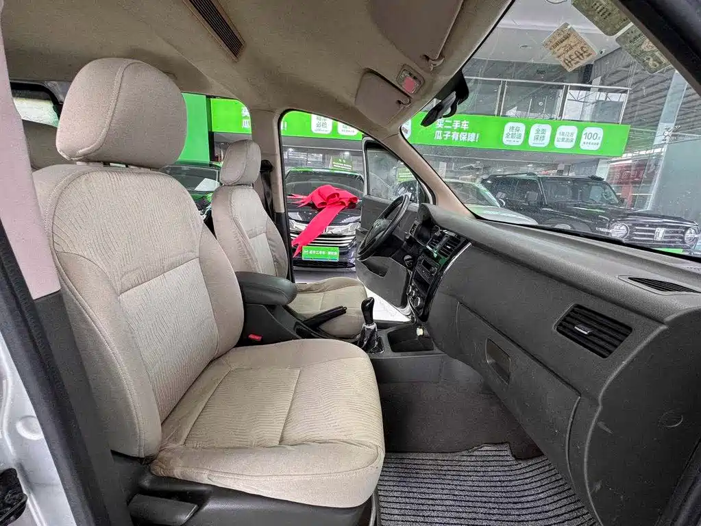 Wuling Rongguang V — миниатюра 19