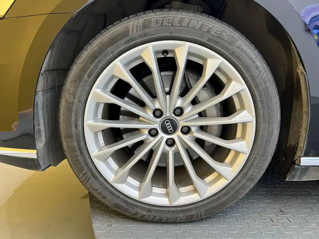 Audi A8 — миниатюра 10