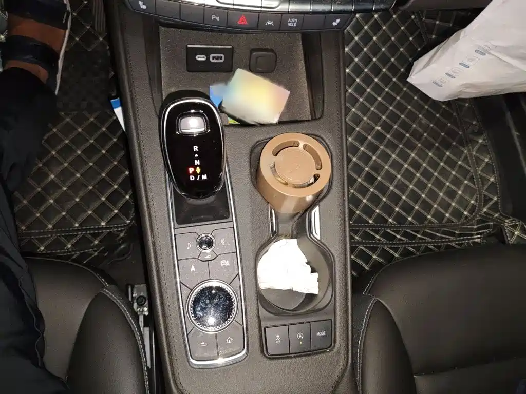 Cadillac XT4 — миниатюра 7