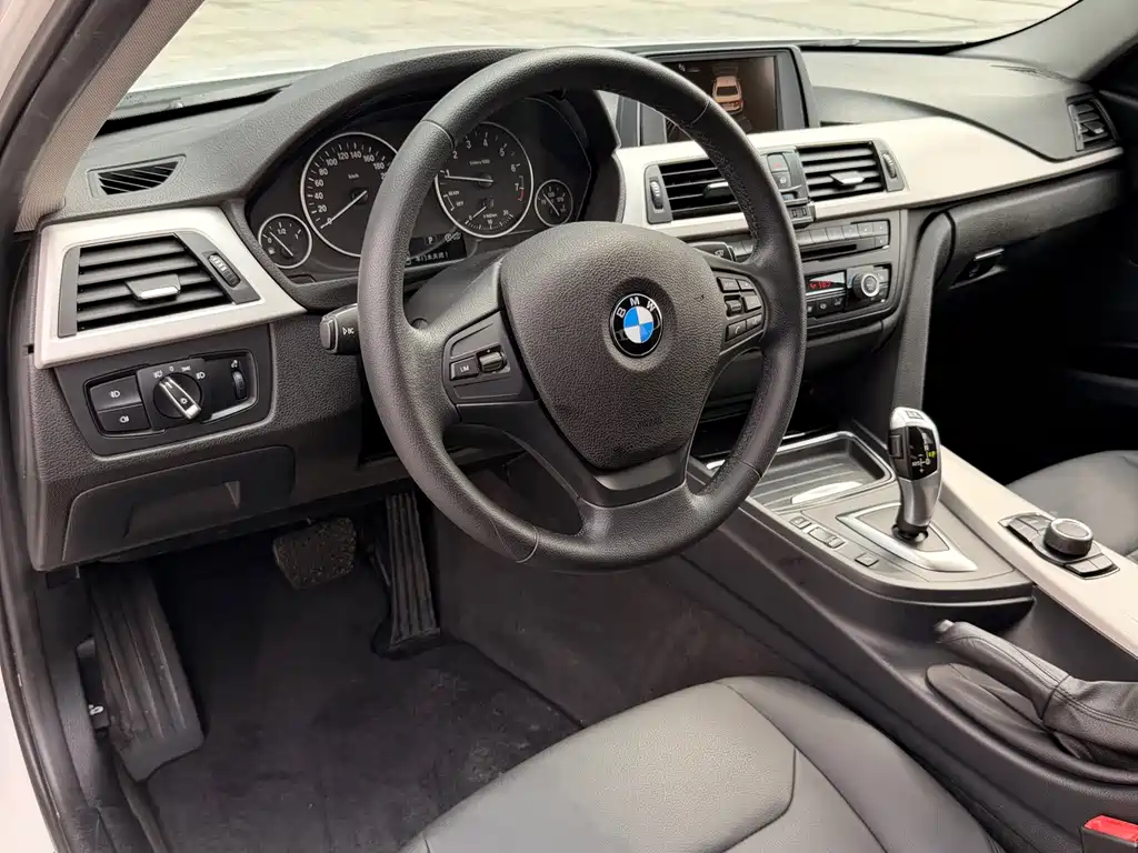 BMW 3 Series — миниатюра 8