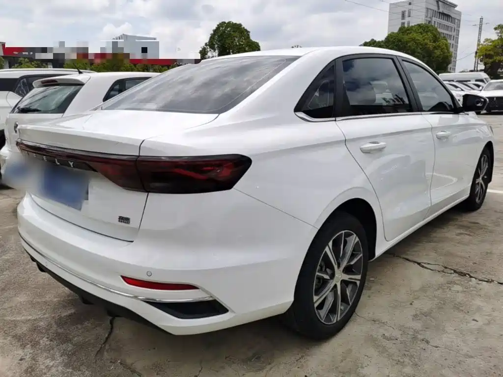 Geely Emgrand — миниатюра 7
